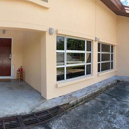 Karya Retreat Villa Kuching Exteriör bild